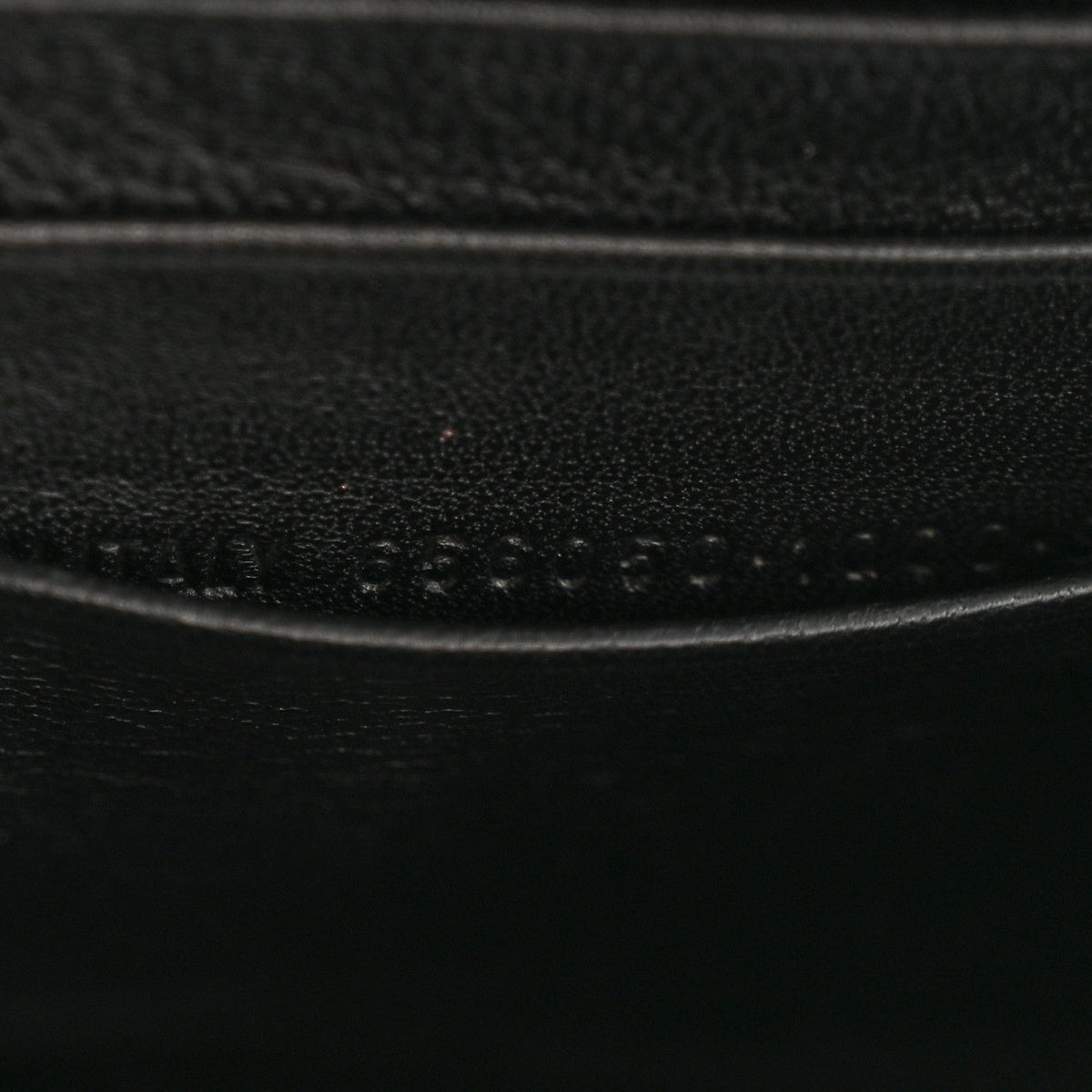 Shiny Calfskin Monochrome Crocodile Embossed Hourglass Chain Bag Black